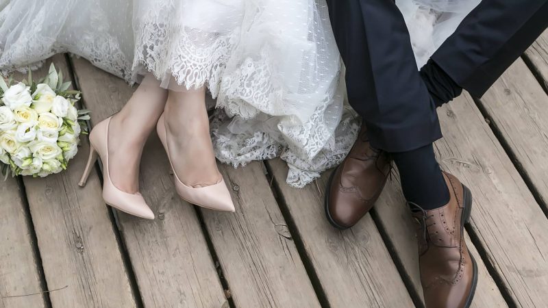 Bride and Groom shoes-min